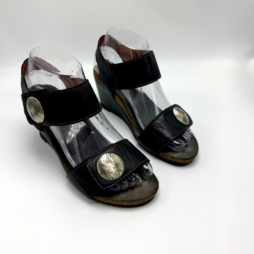 Taos Black Carousel 3 Strappy Wedge Sandal Women Size 36 US 5/5.5 Comfort Black